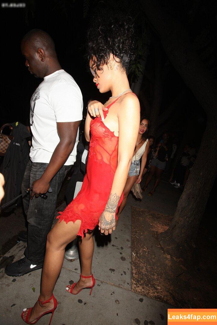 Rihanna / badgalriri leaked photo photo #3114