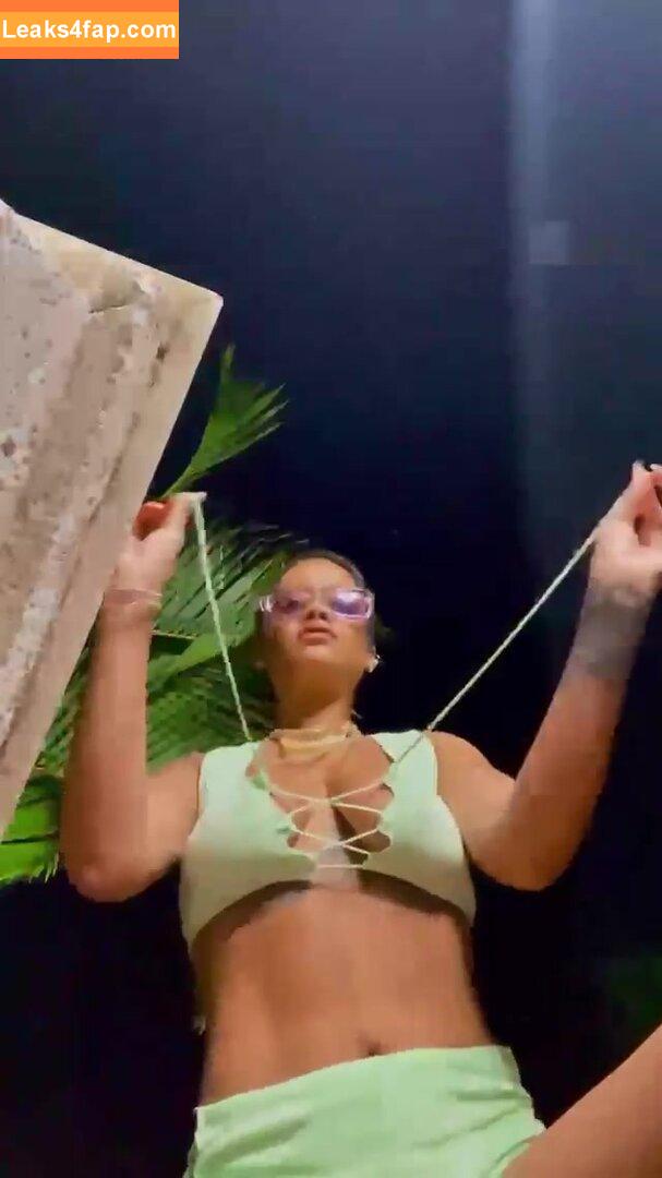 Rihanna / badgalriri слитое фото фото #3134