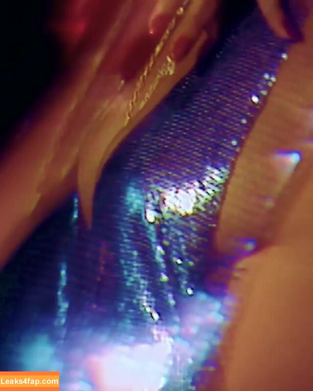 Rihanna / badgalriri leaked photo photo #3145