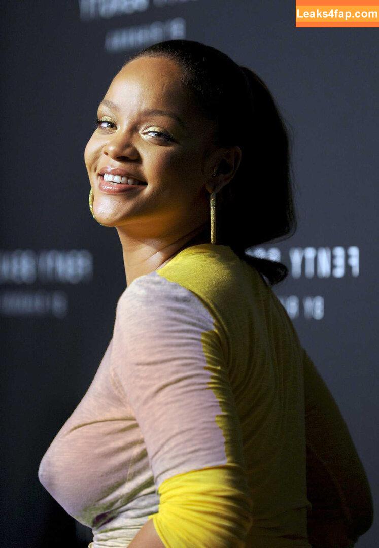 Rihanna / badgalriri leaked photo photo #3151