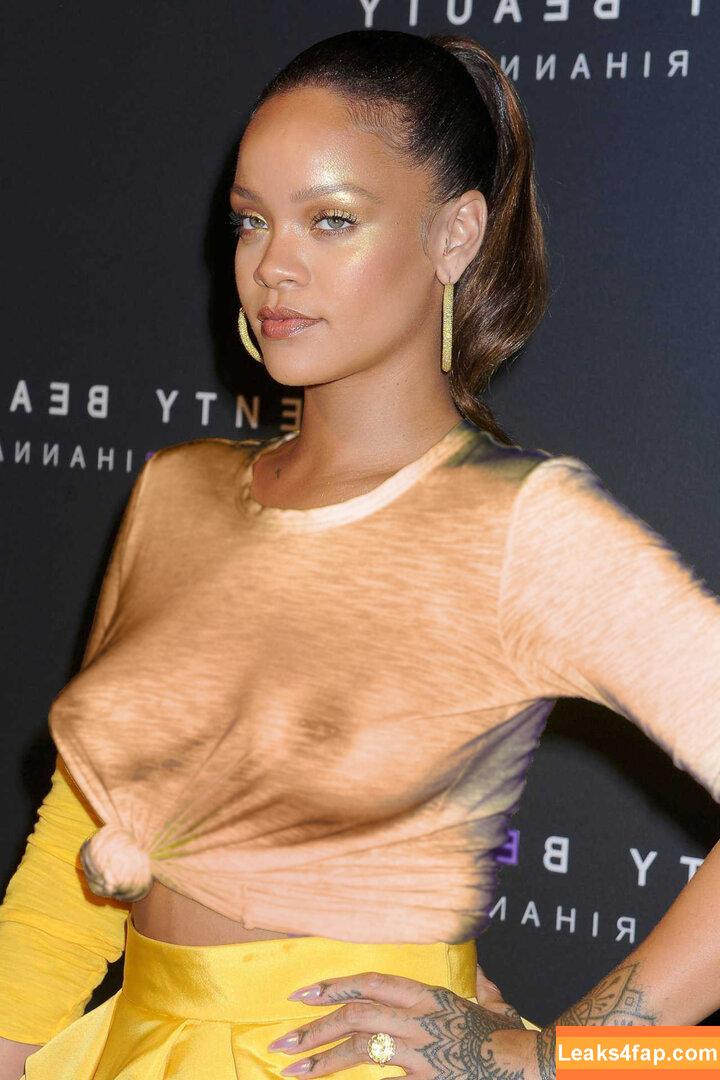 Rihanna / badgalriri leaked photo photo #3152