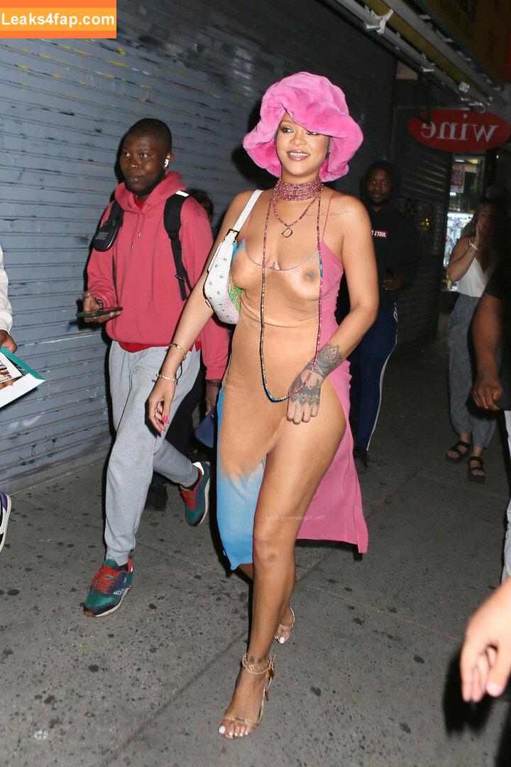 Rihanna / badgalriri leaked photo photo #3153
