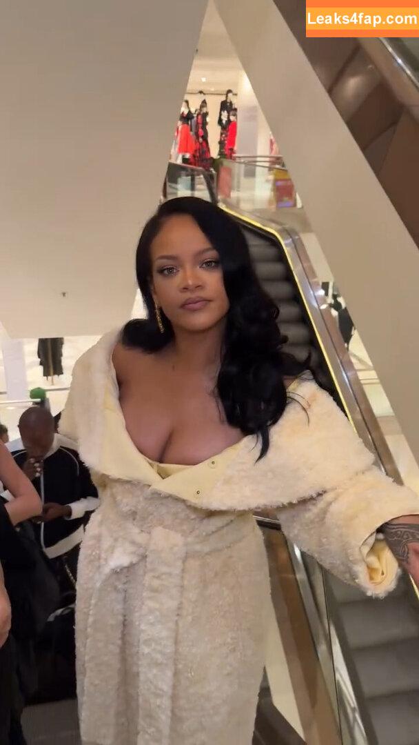 Rihanna / badgalriri leaked photo photo #3156