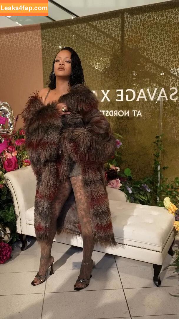 Rihanna / badgalriri leaked photo photo #3161
