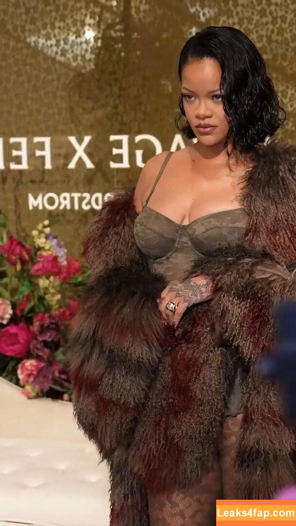 Rihanna / badgalriri leaked photo photo #3166