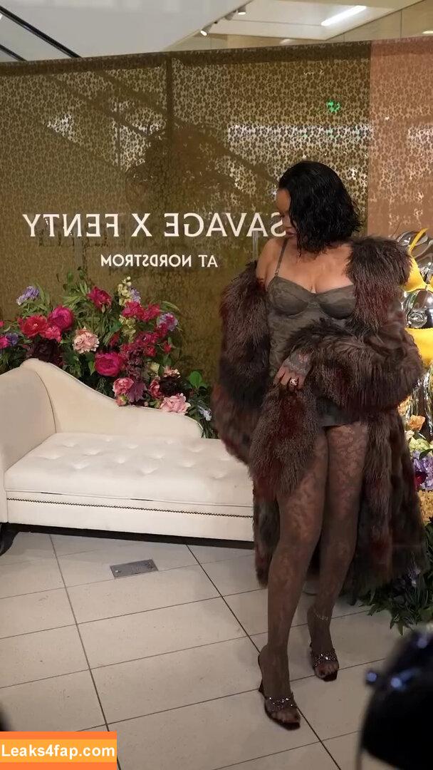 Rihanna / badgalriri leaked photo photo #3168