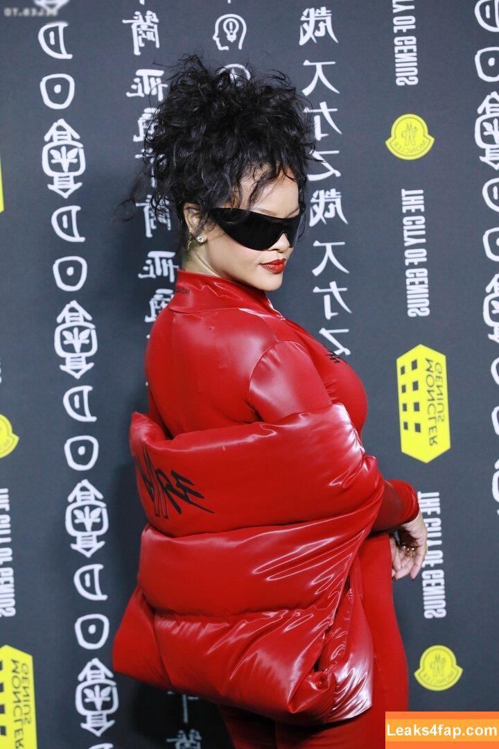 Rihanna / badgalriri leaked photo photo #3184
