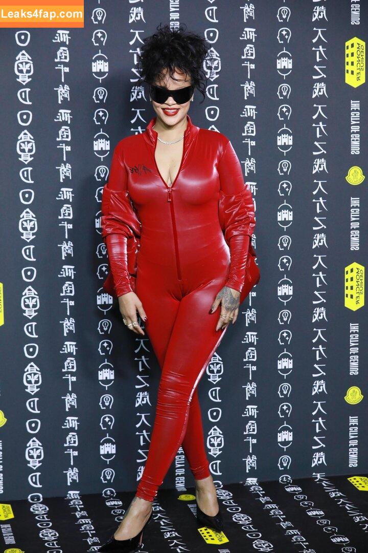 Rihanna / badgalriri leaked photo photo #3185