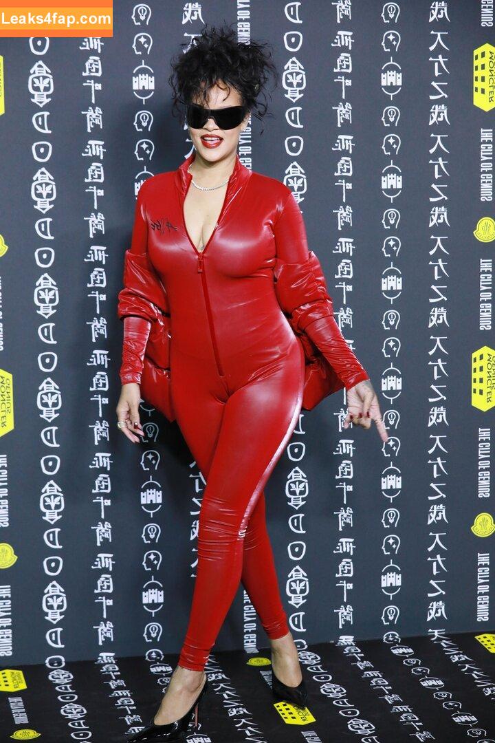 Rihanna / badgalriri leaked photo photo #3187