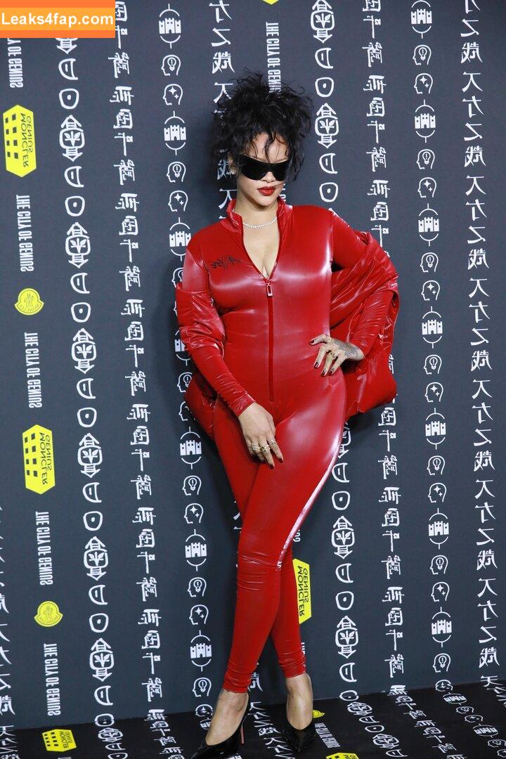 Rihanna / badgalriri leaked photo photo #3188