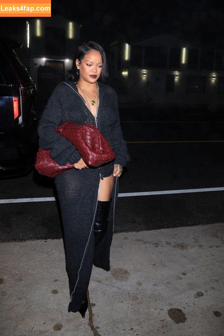 Rihanna / badgalriri leaked photo photo #3196
