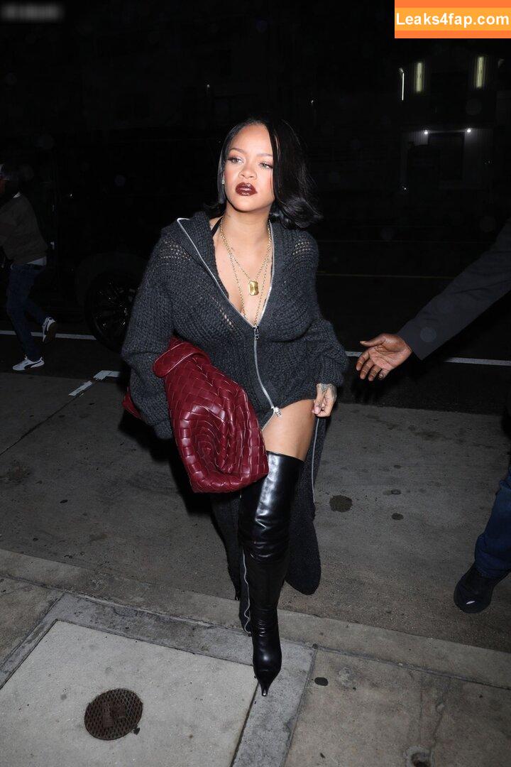 Rihanna / badgalriri leaked photo photo #3197