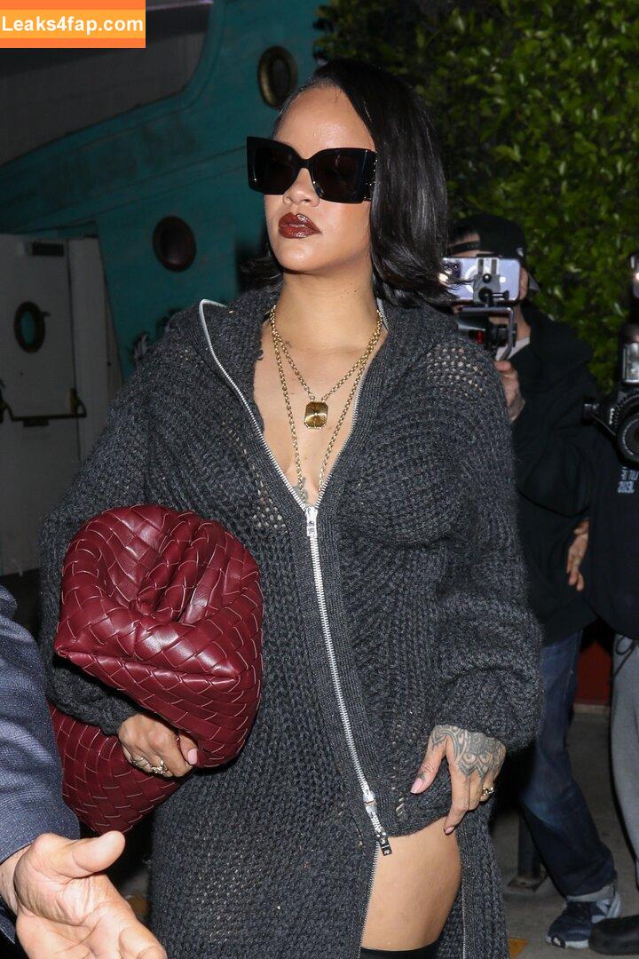 Rihanna / badgalriri leaked photo photo #3201