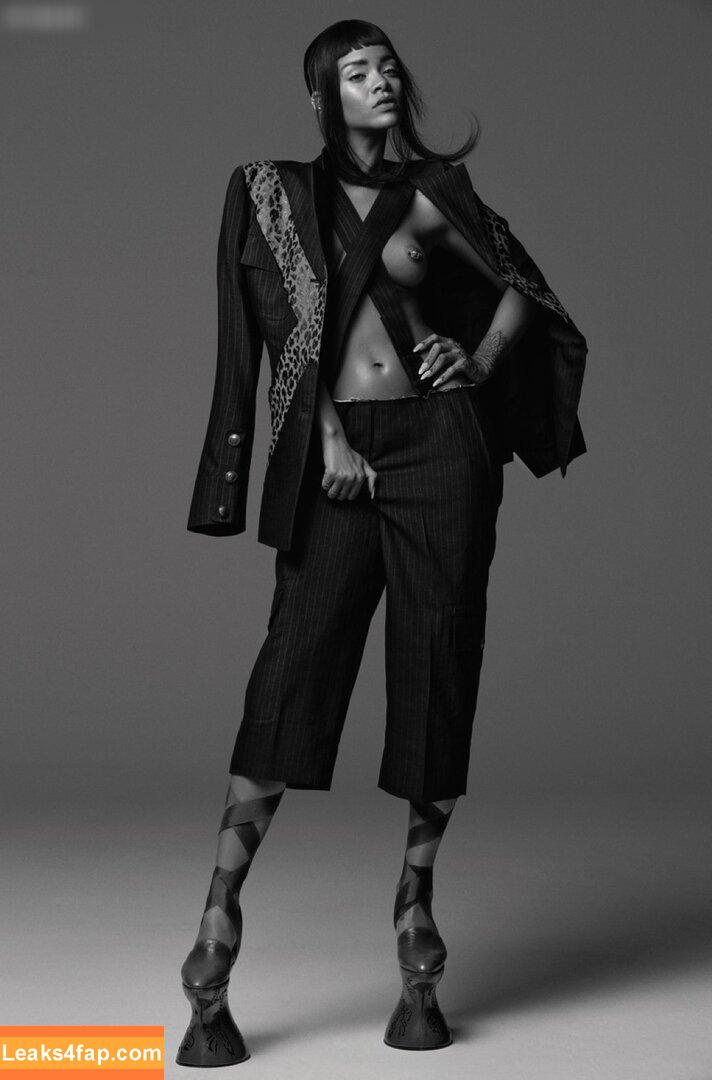 Rihanna / badgalriri leaked photo photo #3214