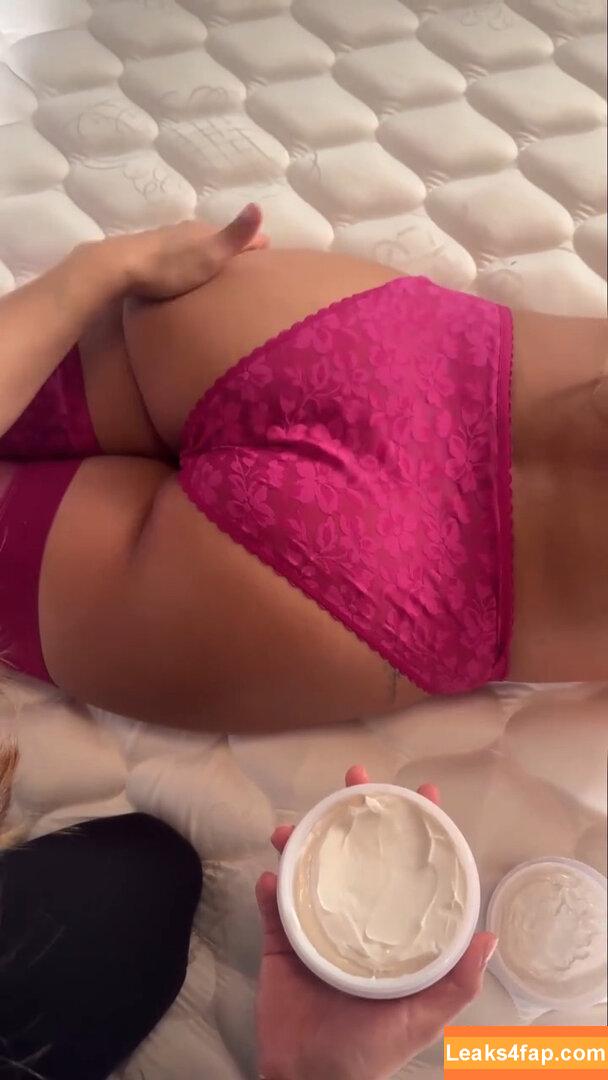 Rihanna / badgalriri leaked photo photo #3225