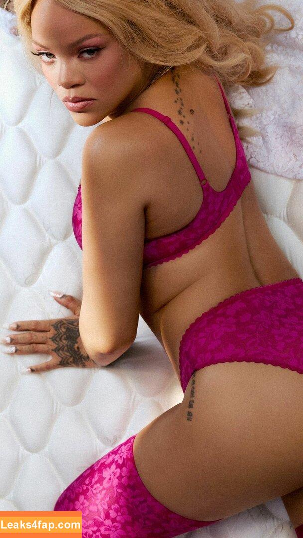Rihanna / badgalriri leaked photo photo #3226