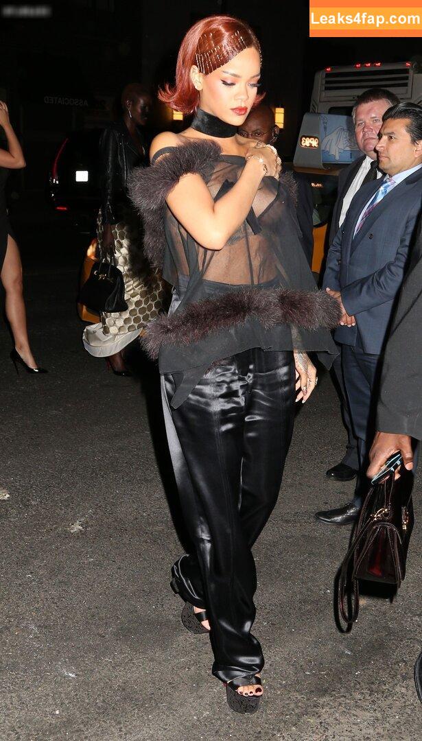Rihanna / badgalriri leaked photo photo #3239