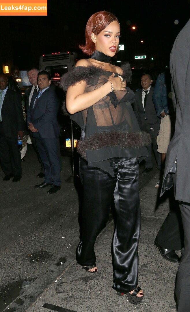 Rihanna / badgalriri leaked photo photo #3242