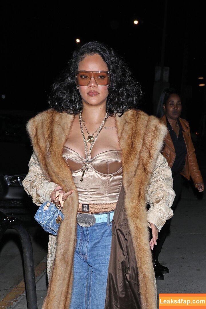 Rihanna / badgalriri слитое фото фото #3286