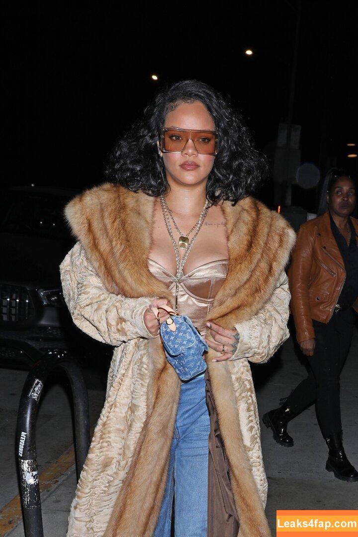 Rihanna / badgalriri слитое фото фото #3287