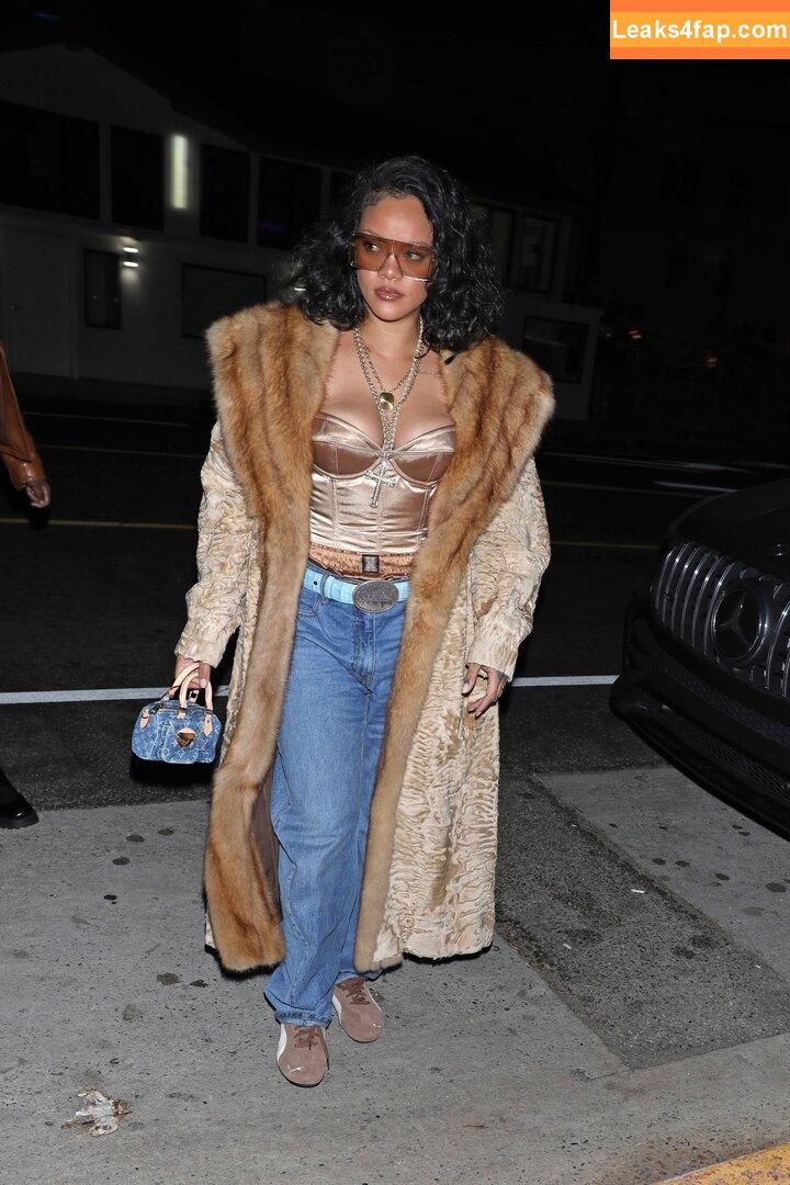 Rihanna / badgalriri слитое фото фото #3290