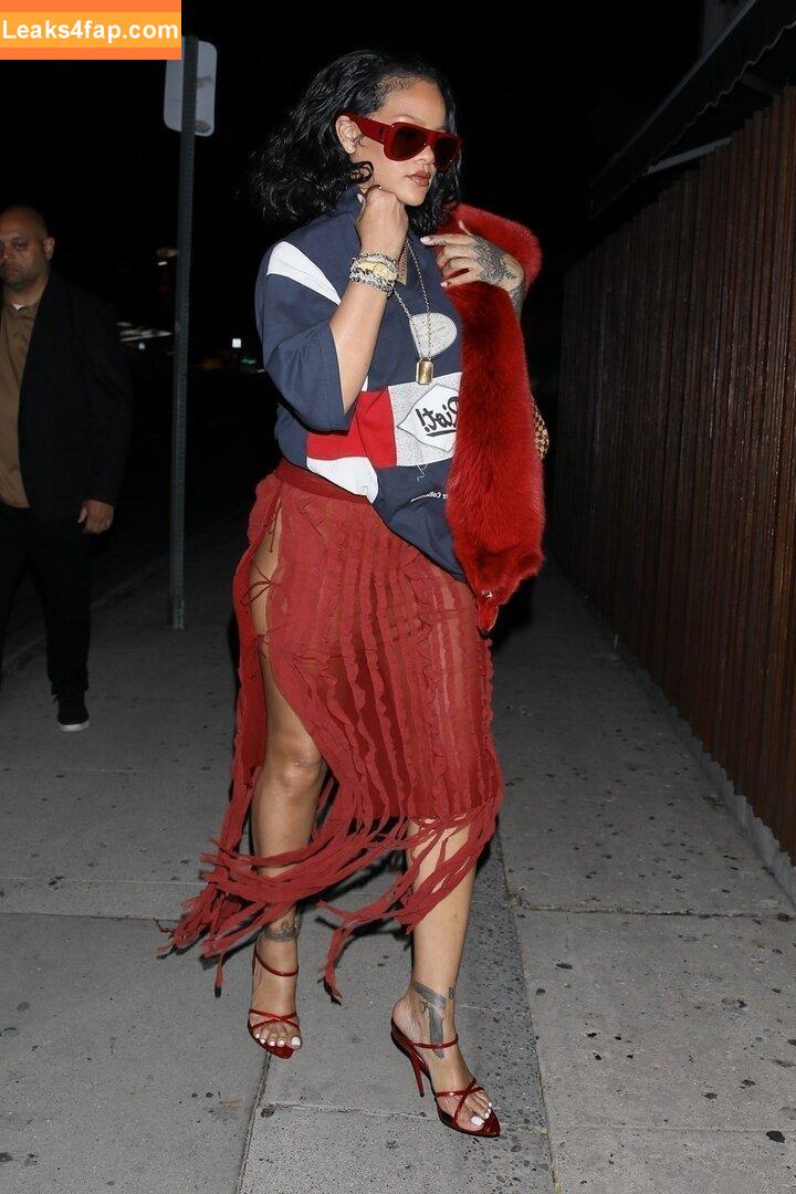 Rihanna / badgalriri leaked photo photo #3305