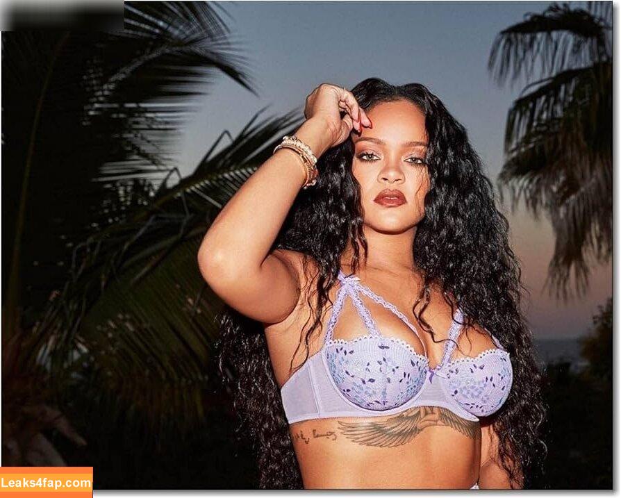 Rihanna / badgalriri leaked photo photo #3307