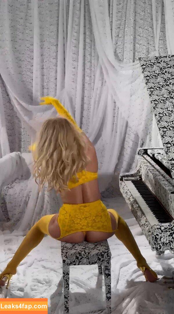 Rihanna / badgalriri leaked photo photo #3322