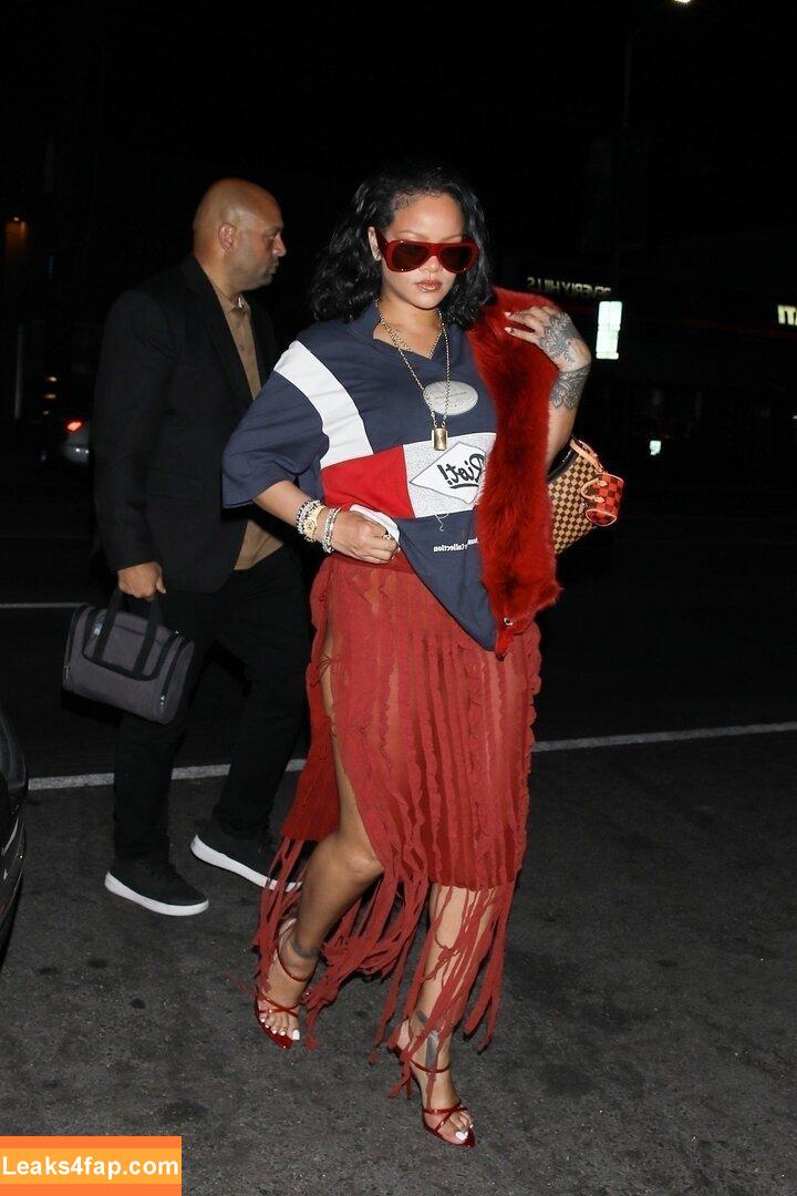Rihanna / badgalriri leaked photo photo #3424