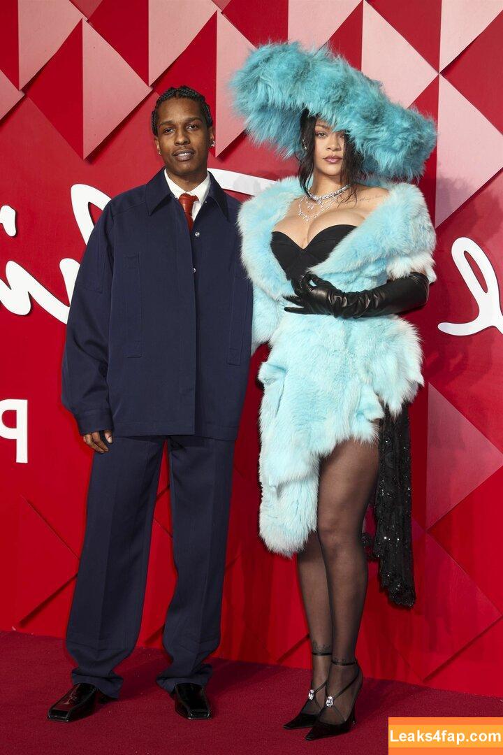 Rihanna / badgalriri слитое фото фото #3429