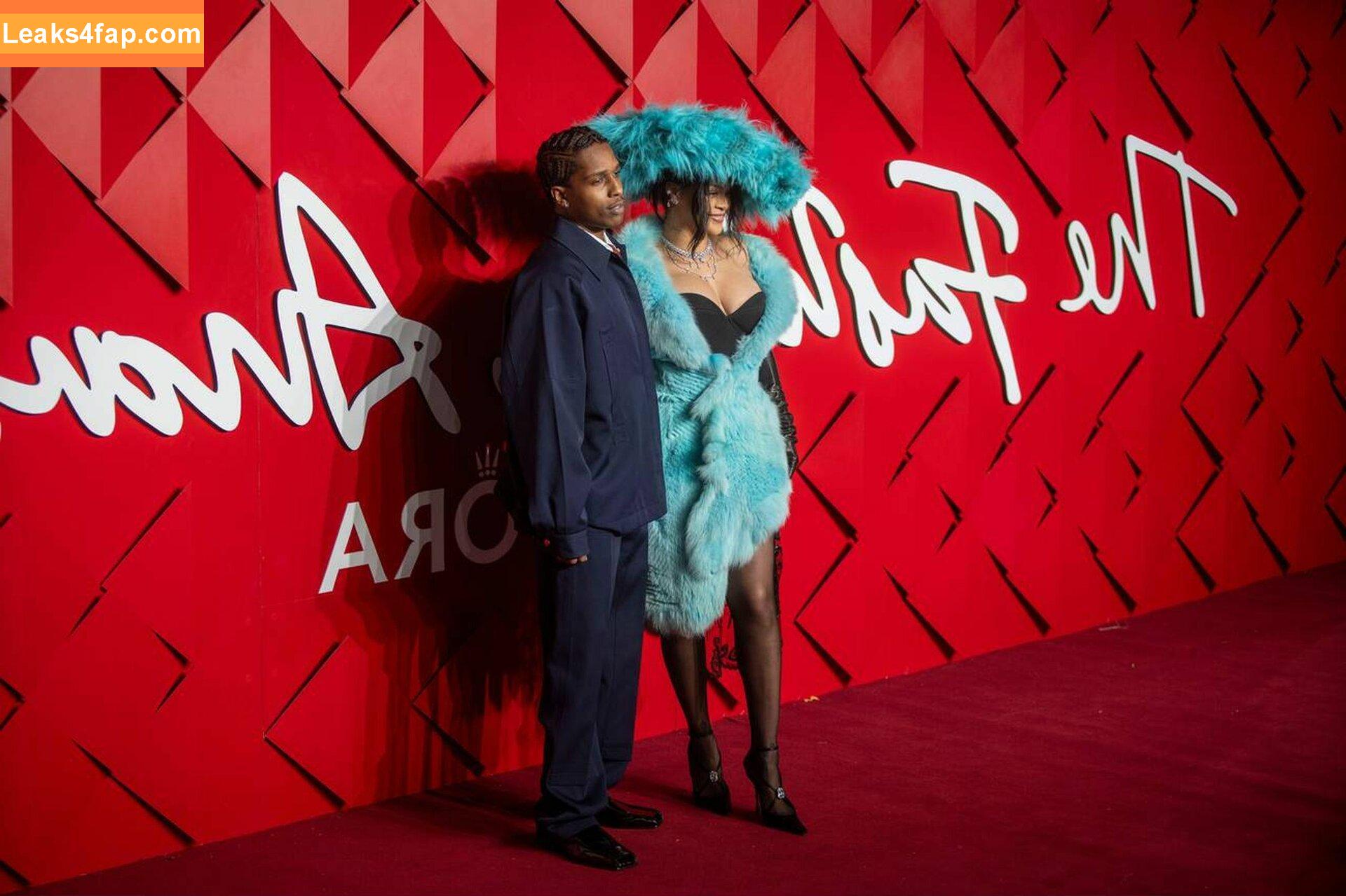 Rihanna / badgalriri слитое фото фото #3430