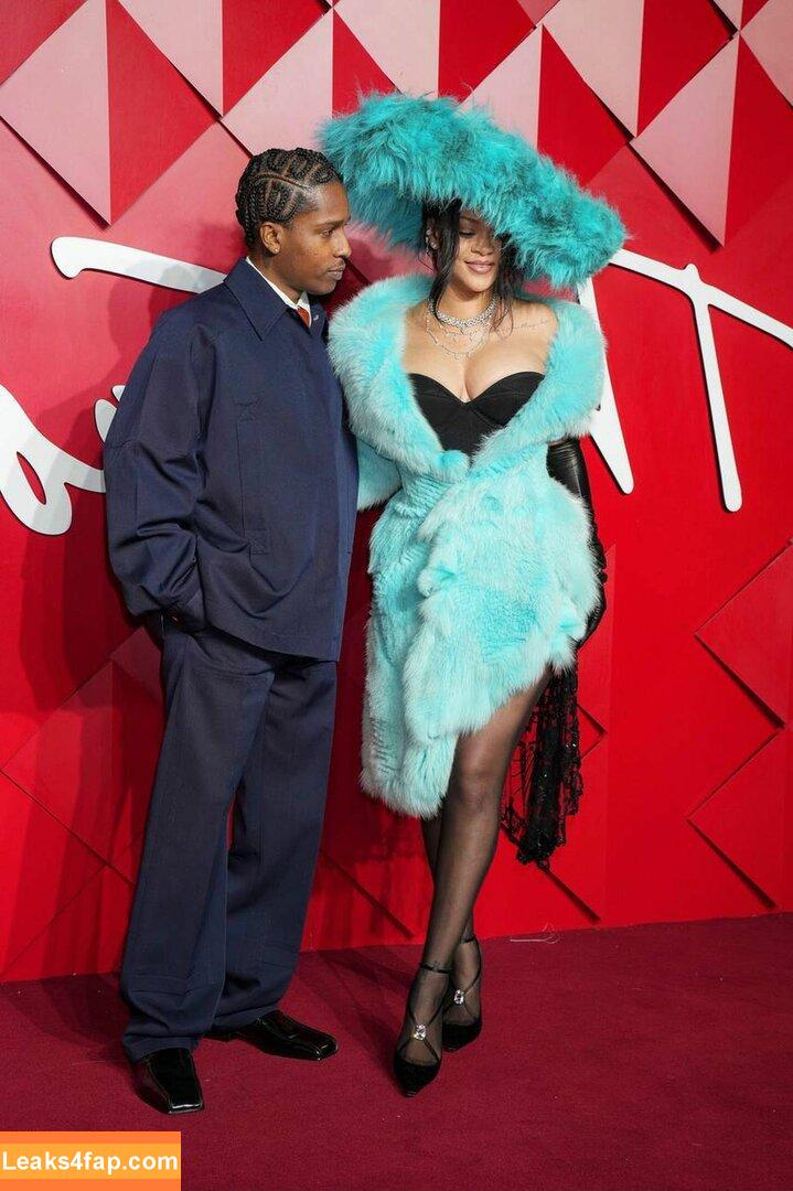 Rihanna / badgalriri слитое фото фото #3431