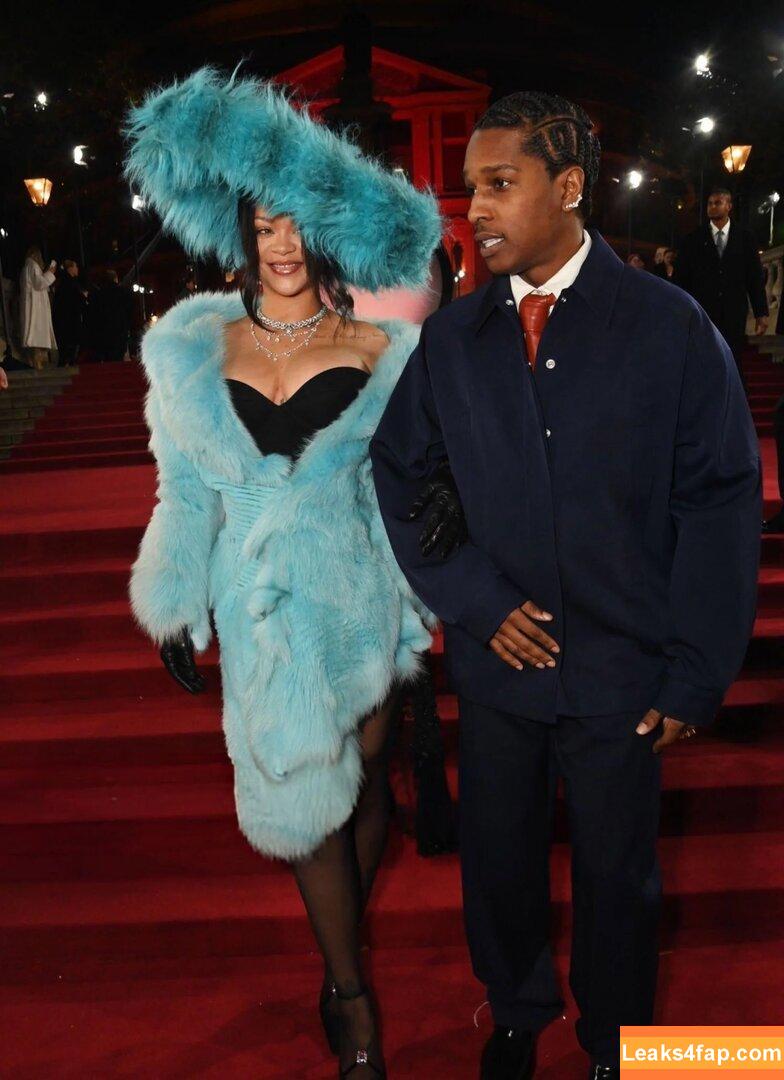 Rihanna / badgalriri слитое фото фото #3449