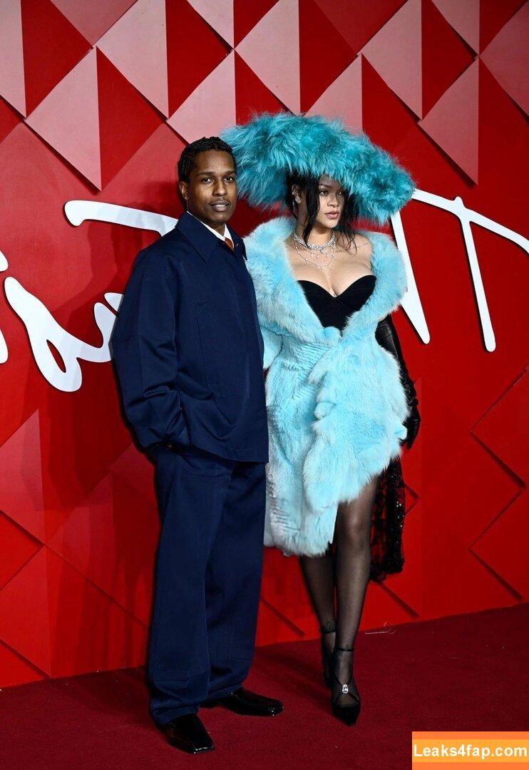 Rihanna / badgalriri слитое фото фото #3450