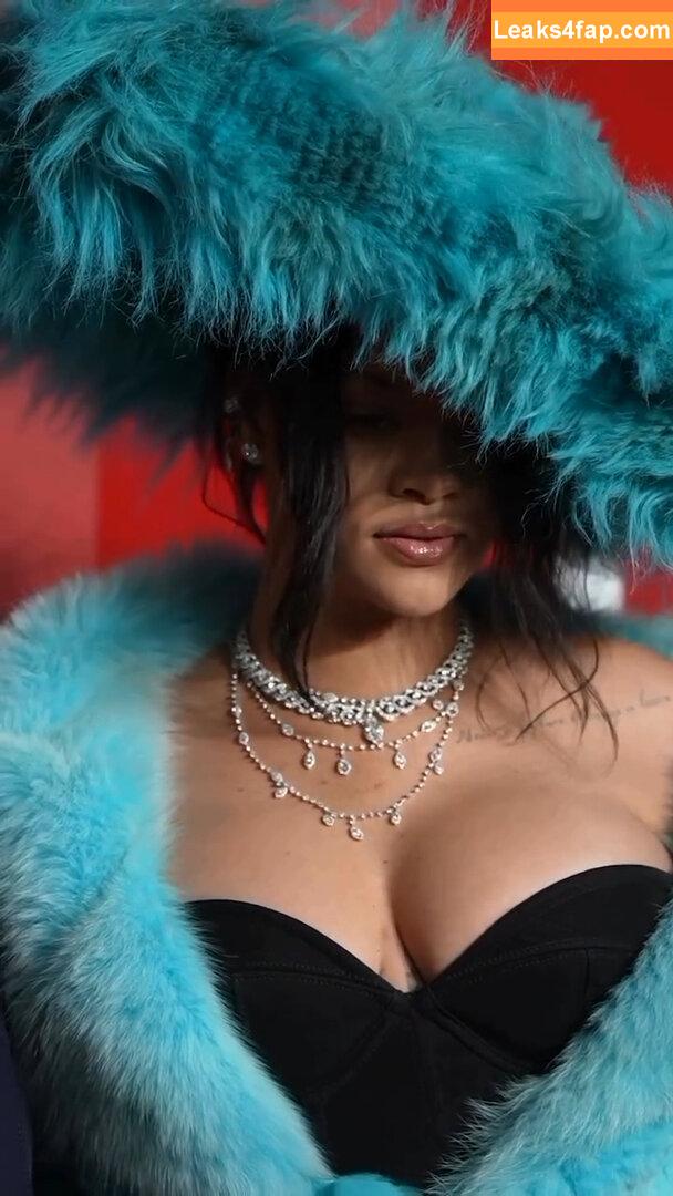 Rihanna / badgalriri leaked photo photo #3471