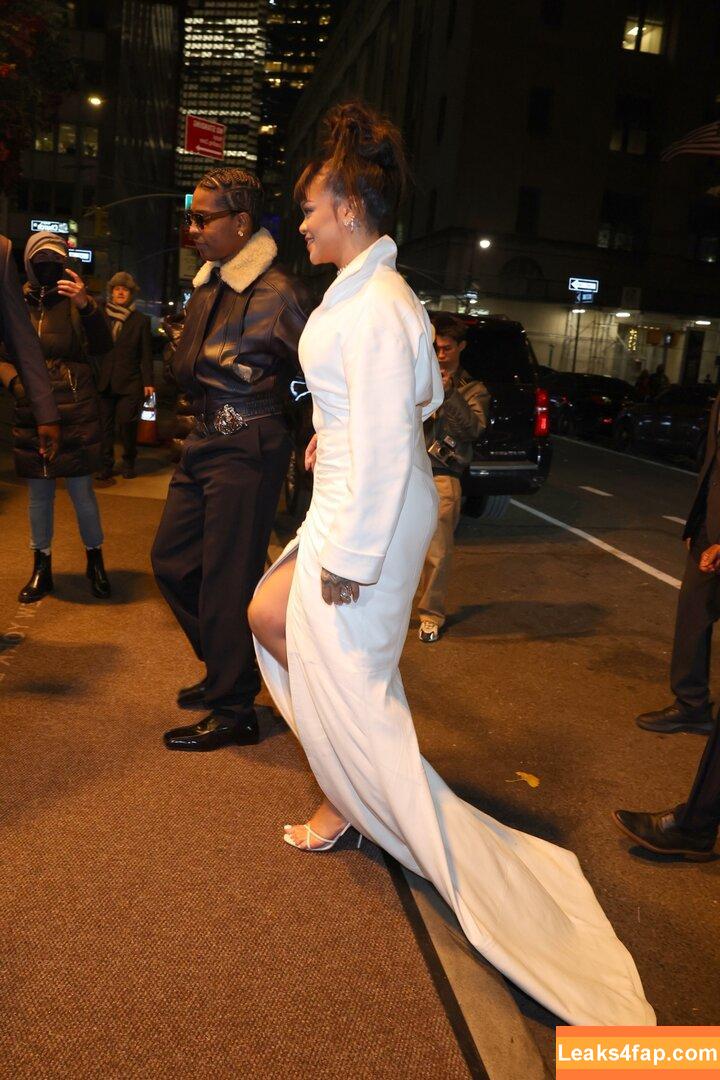 Rihanna / badgalriri leaked photo photo #3503