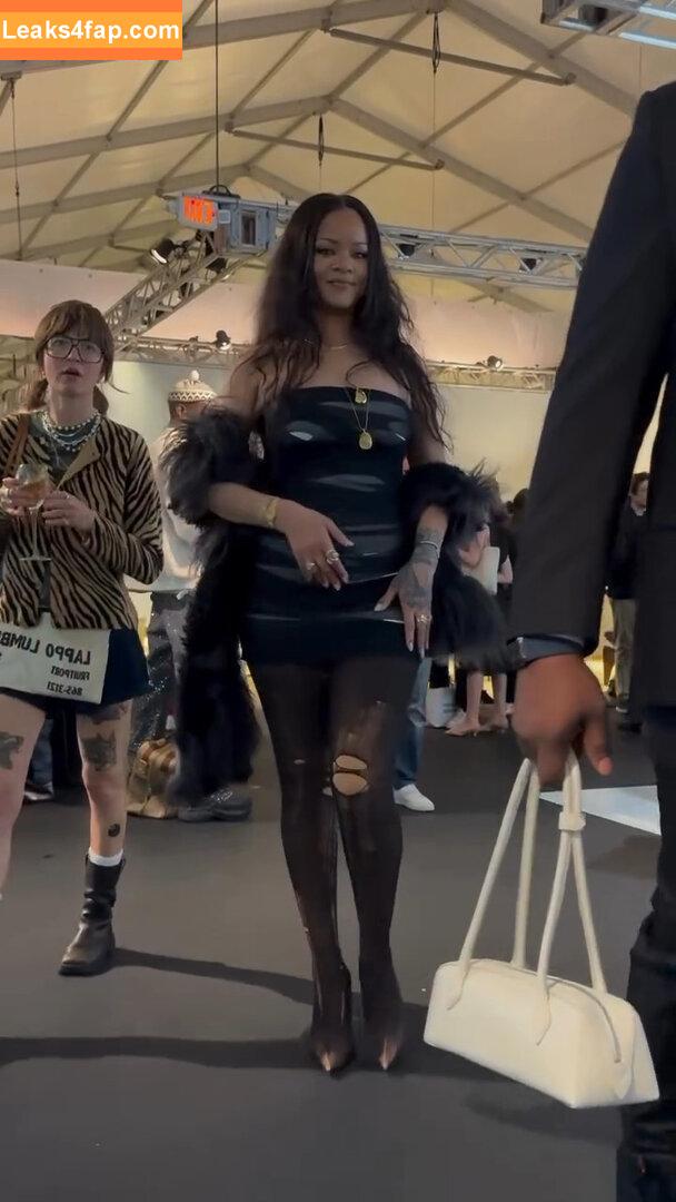 Rihanna / badgalriri leaked photo photo #3514