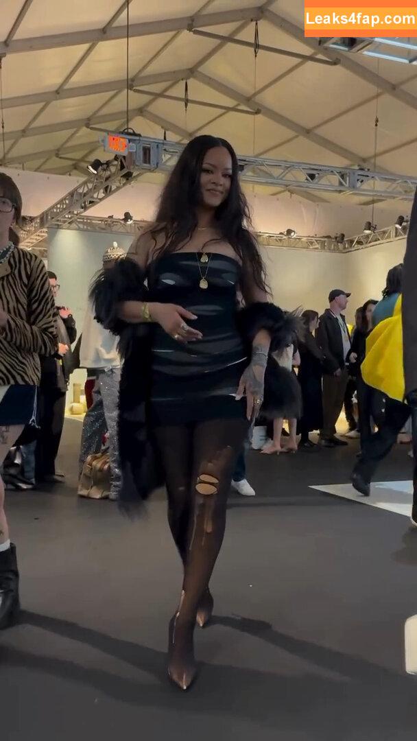 Rihanna / badgalriri leaked photo photo #3515