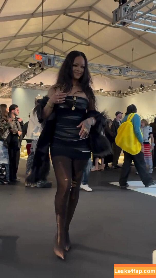 Rihanna / badgalriri leaked photo photo #3516