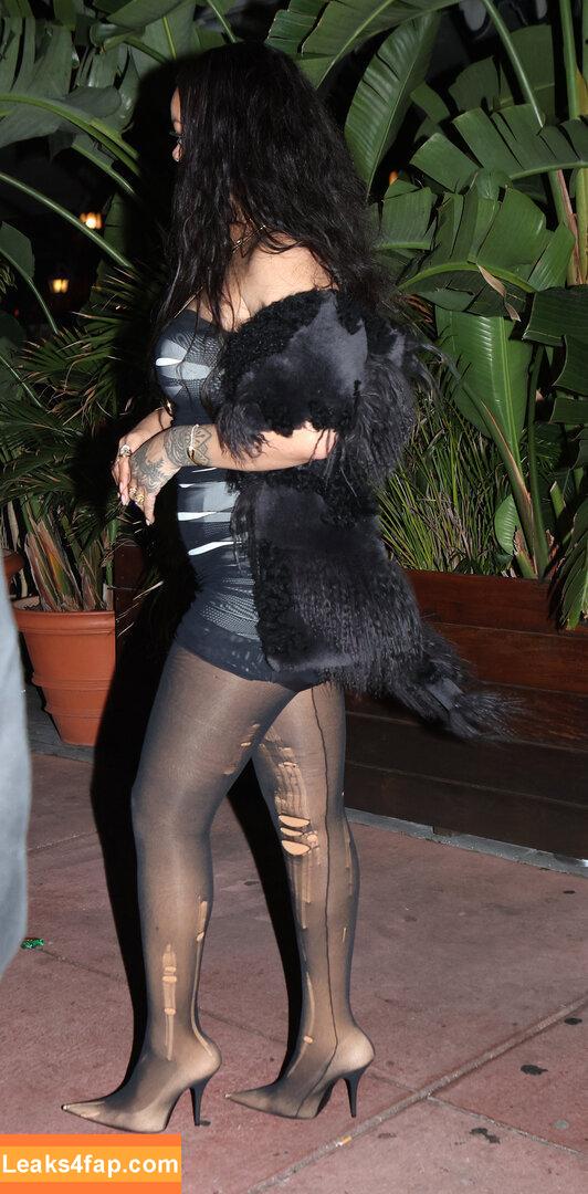 Rihanna / badgalriri leaked photo photo #3533