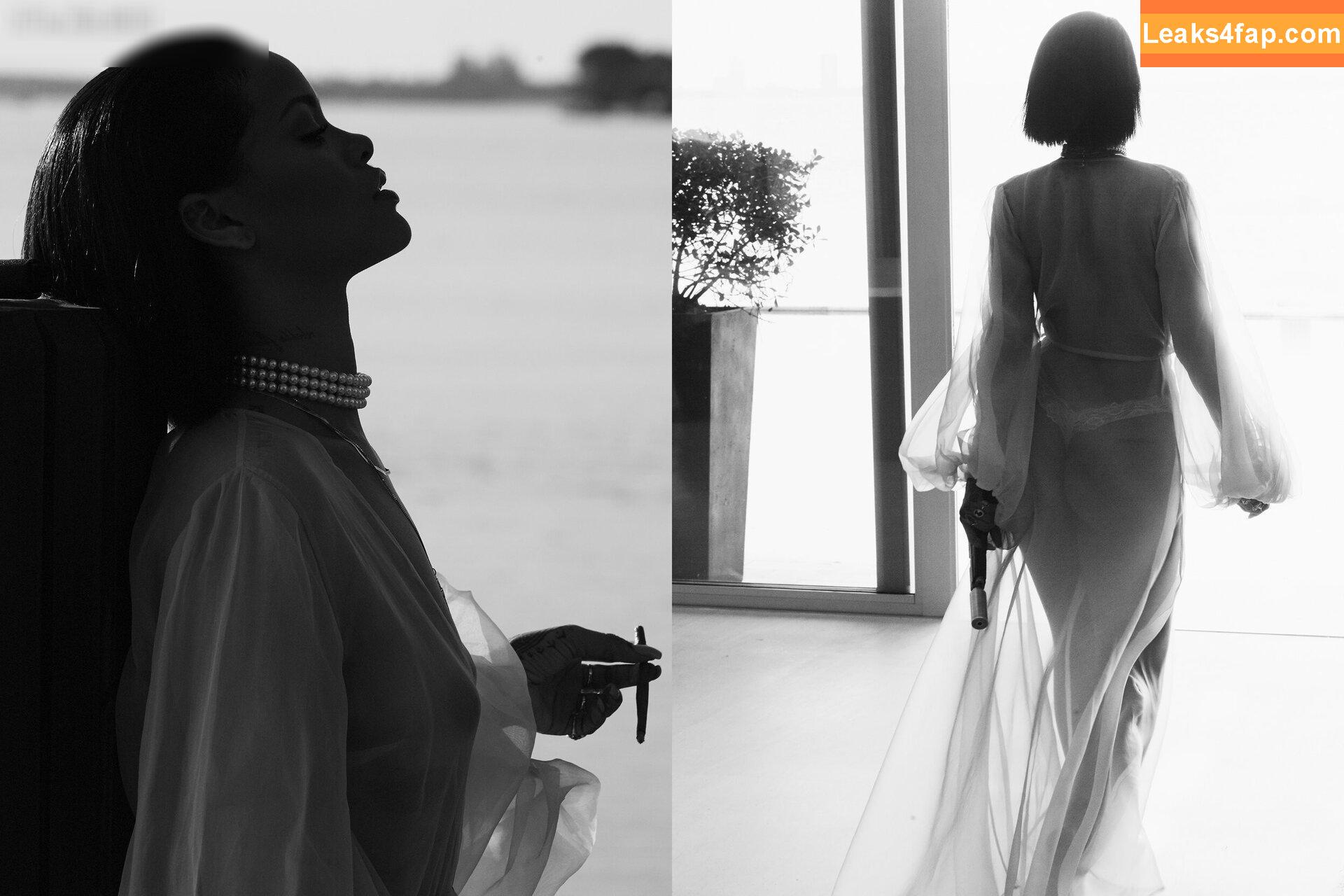 Rihanna / badgalriri leaked photo photo #3557