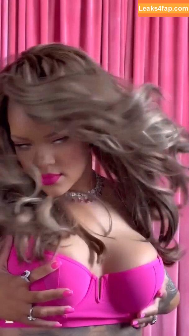 Rihanna / badgalriri leaked photo photo #3612