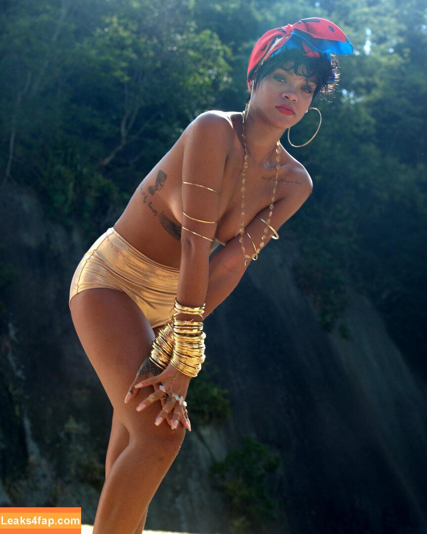 Rihanna / badgalriri leaked photo photo #3648