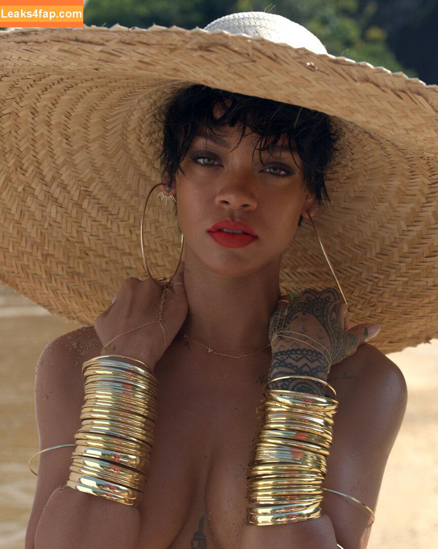 Rihanna / badgalriri leaked photo photo #3663