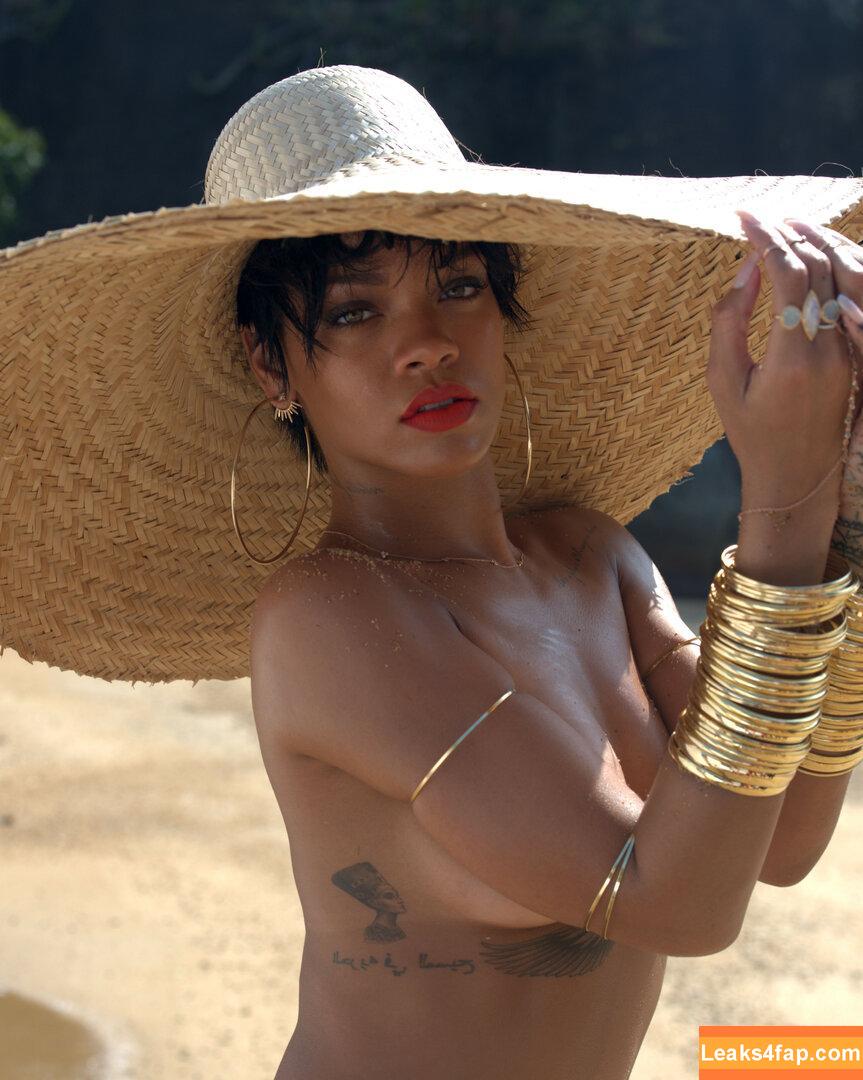 Rihanna / badgalriri leaked photo photo #3665
