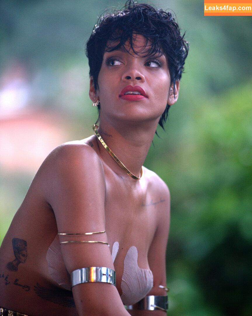 Rihanna / badgalriri слитое фото фото #3681