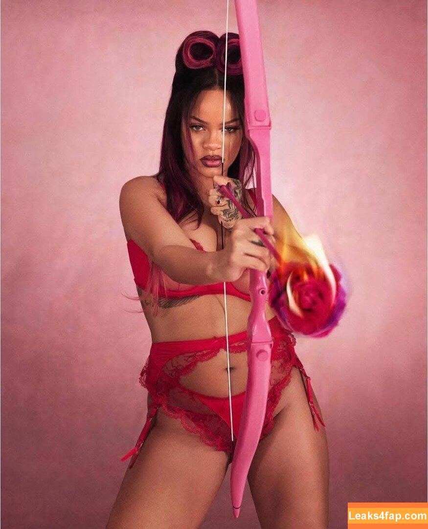 Rihanna / badgalriri leaked photo photo #3703