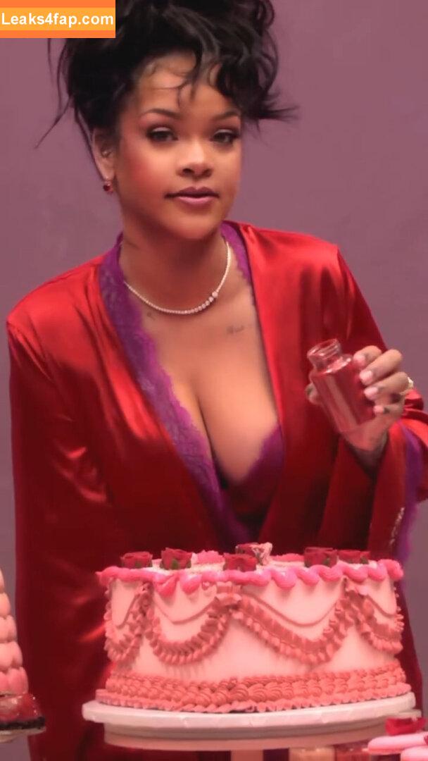 Rihanna / badgalriri leaked photo photo #3767