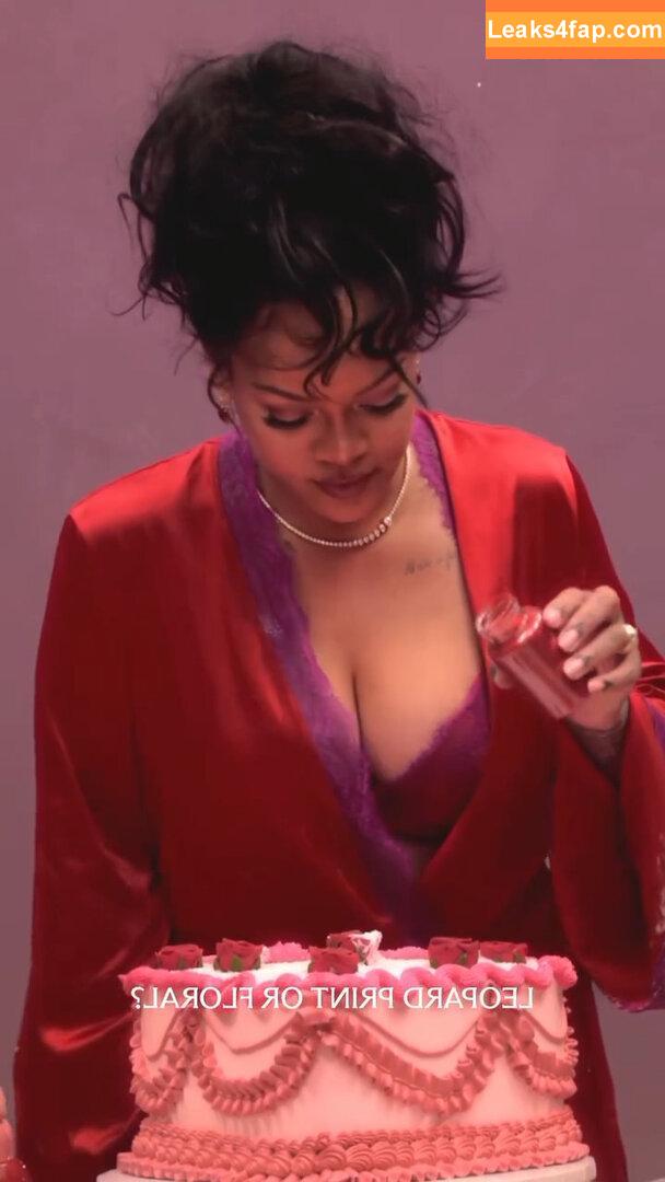 Rihanna / badgalriri leaked photo photo #3768