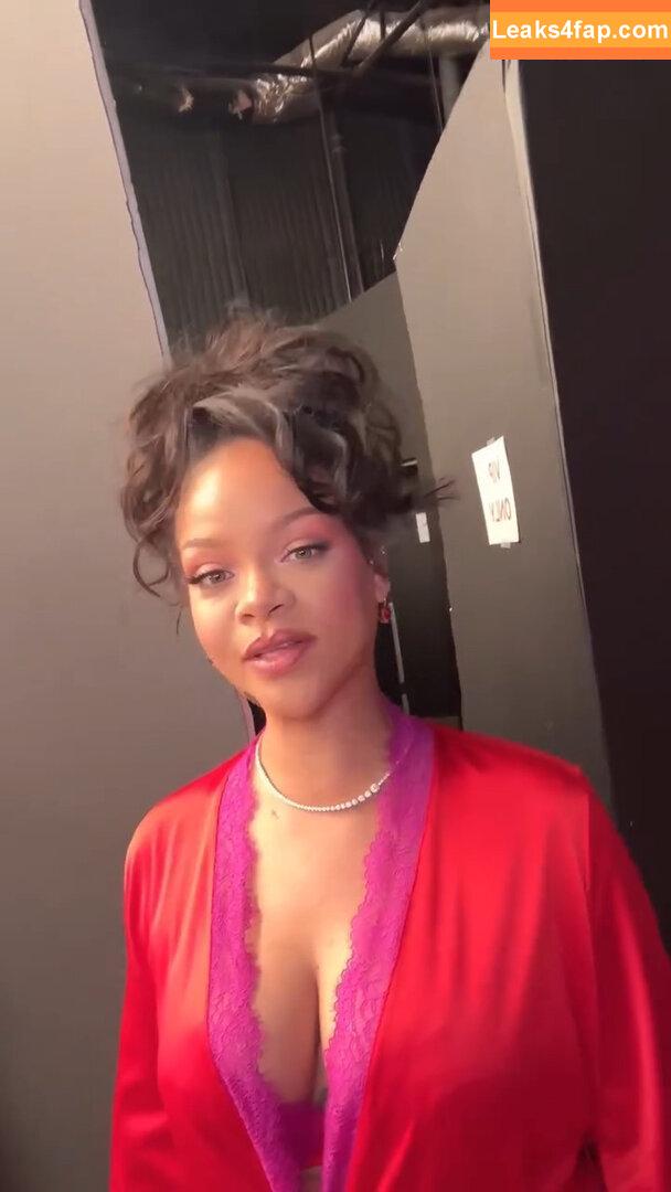 Rihanna / badgalriri leaked photo photo #3773